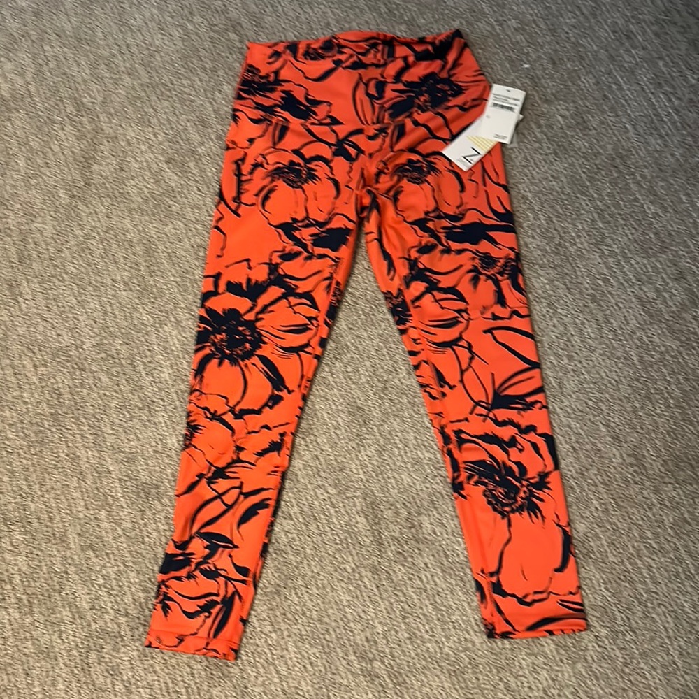 Zelle Red Hot Floral Print 7/8 Legging.